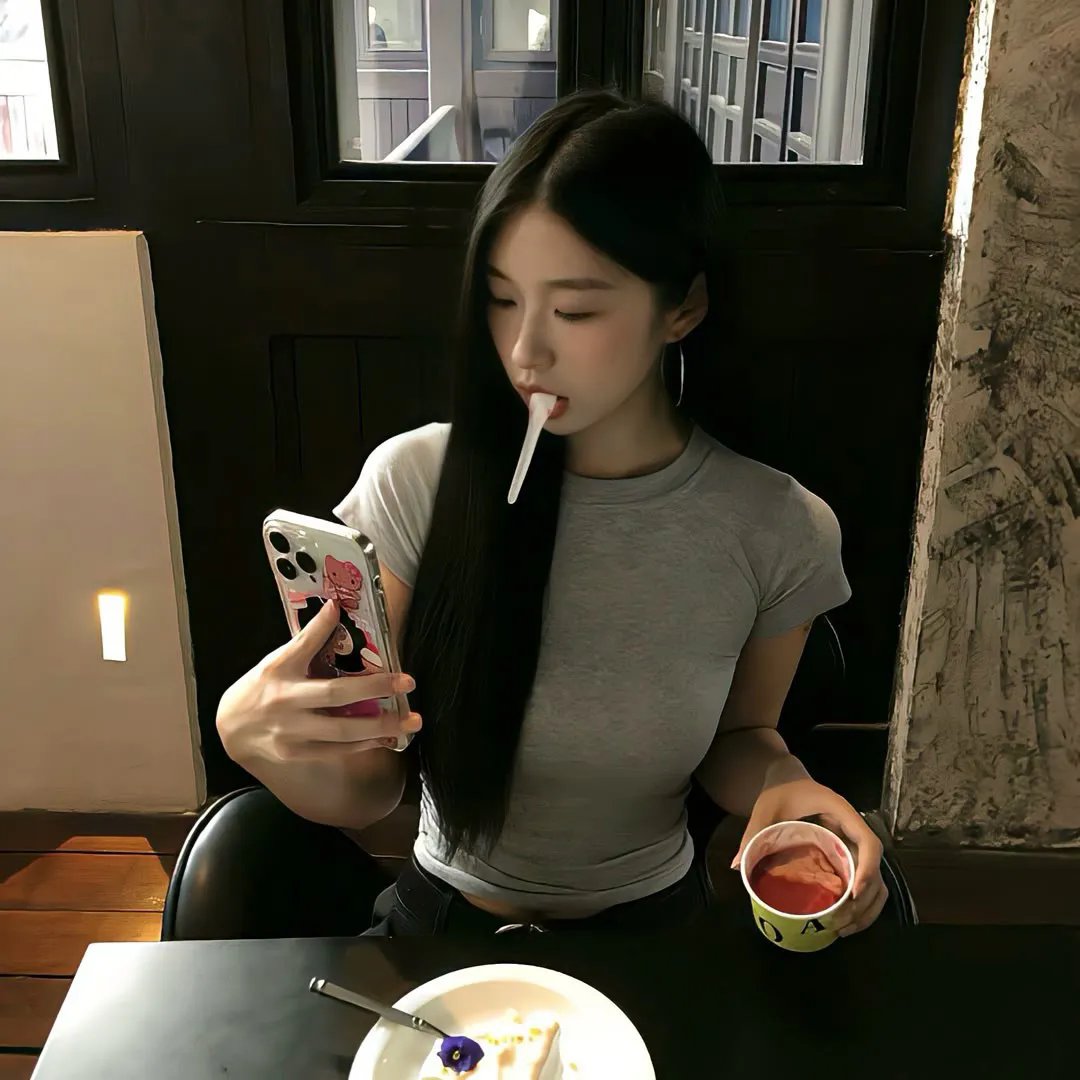 手比眼睛更粉